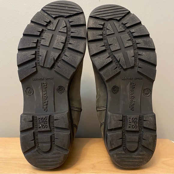 Blundstones size 4/7, Rustic Black, beautiful! - Picture 3 of 6